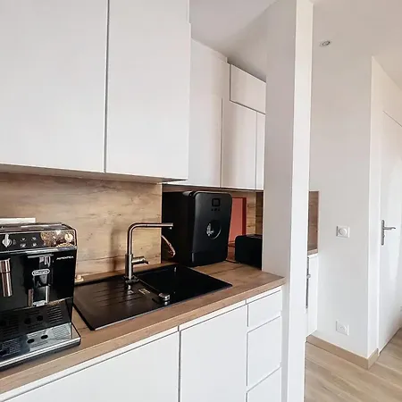 Very Floor Studio With Terrace 17th Apartment