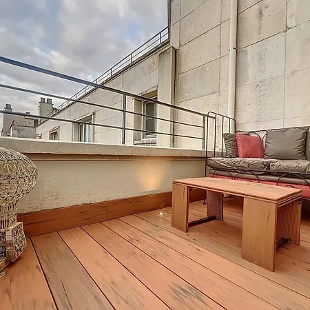 Very Floor Studio With Terrace 17th *